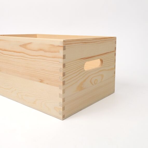 Houten memorybox met naam - Dots - Sfeerbeeld 2